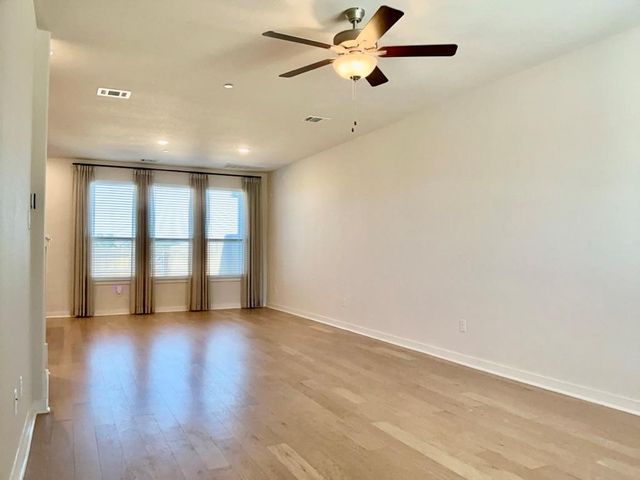 2500 FOREST CREEK DR 702, Round Rock, TX 78664