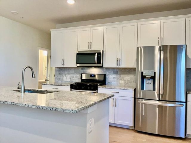 2500 FOREST CREEK DR 702, Round Rock, TX 78664