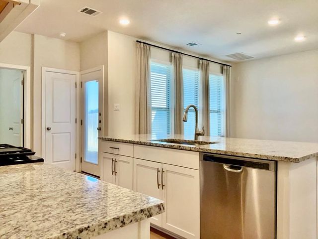 2500 FOREST CREEK DR 702, Round Rock, TX 78664