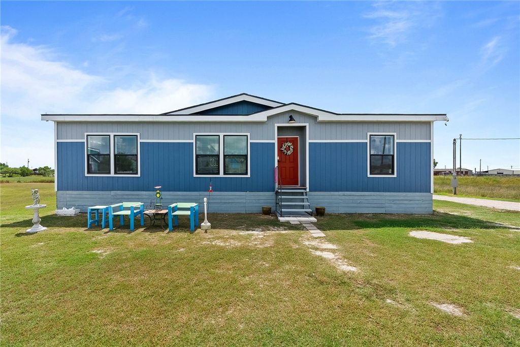 260 Allen M Parks Dr, Rockport, TX 78382 — exterior