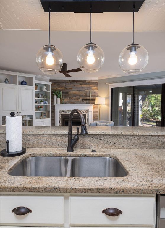 Image 15 of property listing at 1716 Villa Maison, Mount Pleasant, SC 29464