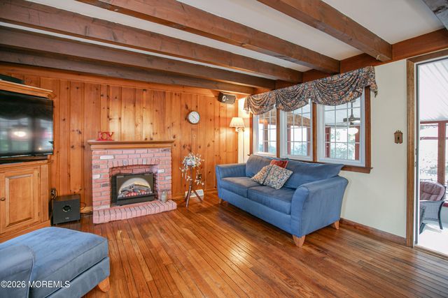 75 Lakeview Drive, Allentown, NJ 08501