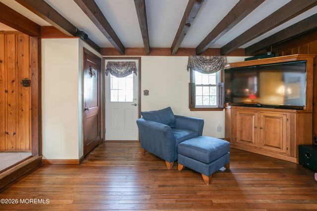 75 Lakeview Drive, Allentown, NJ 08501