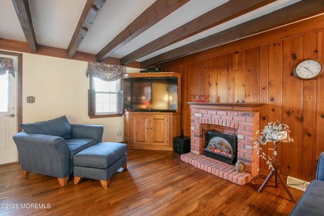 75 Lakeview Drive, Allentown, NJ 08501