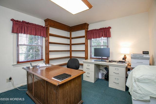 75 Lakeview Drive, Allentown, NJ 08501