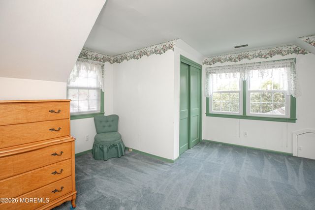 75 Lakeview Drive, Allentown, NJ 08501