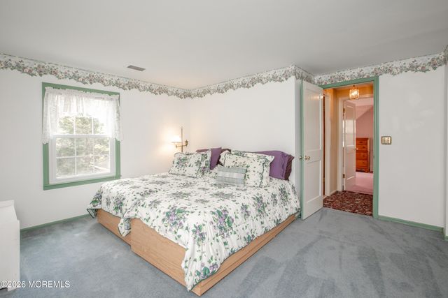 75 Lakeview Drive, Allentown, NJ 08501