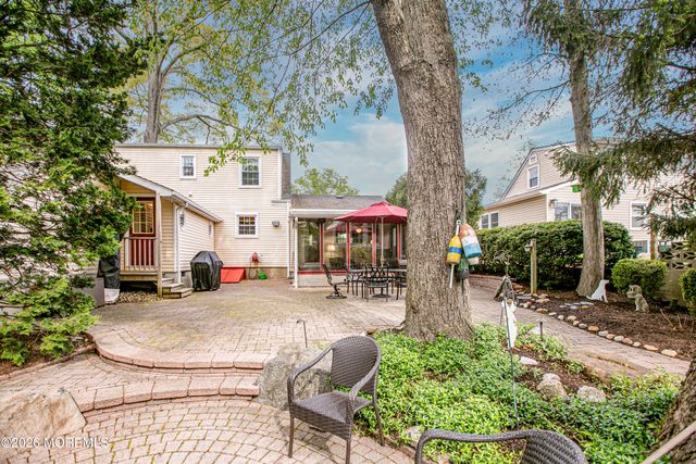 75 Lakeview Drive, Allentown, NJ 08501