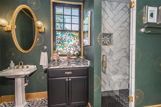 319 S Denton Street, Gainesville, TX 76240