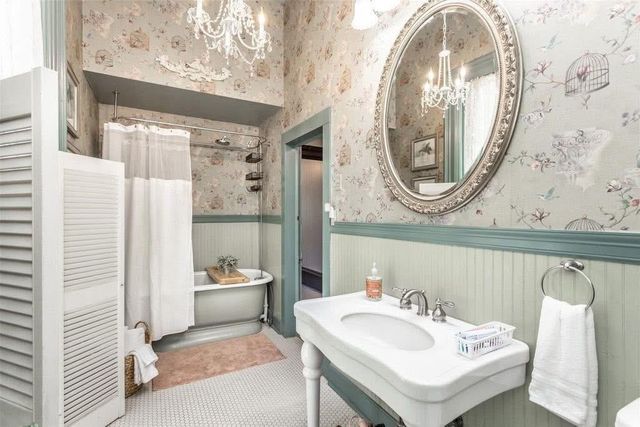 319 S Denton Street, Gainesville, TX 76240