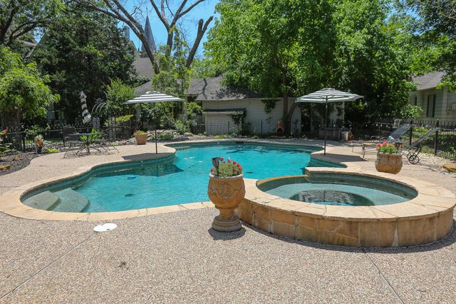 319 S Denton Street, Gainesville, TX 76240