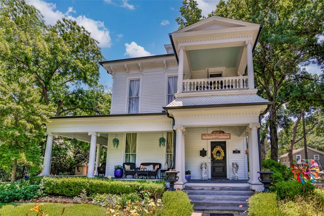 319 S Denton Street, Gainesville, TX 76240