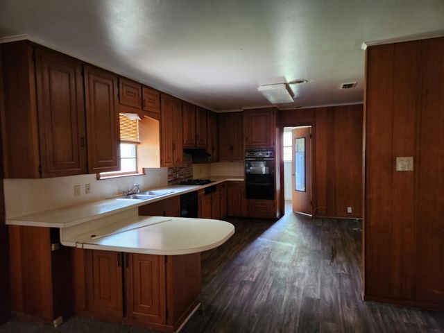 205 E Fairlane Dr, Longview, TX 75604