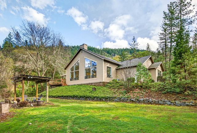 565 Greens Creek Road, Grants Pass, OR 97527