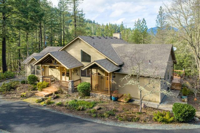 565 Greens Creek Road, Grants Pass, OR 97527