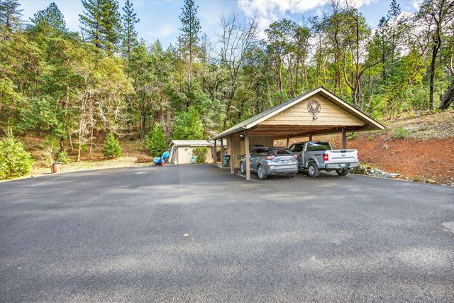 565 Greens Creek Road, Grants Pass, OR 97527