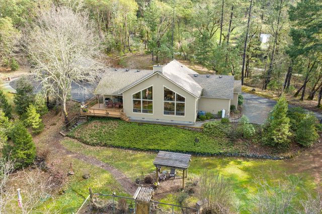 565 Greens Creek Road, Grants Pass, OR 97527