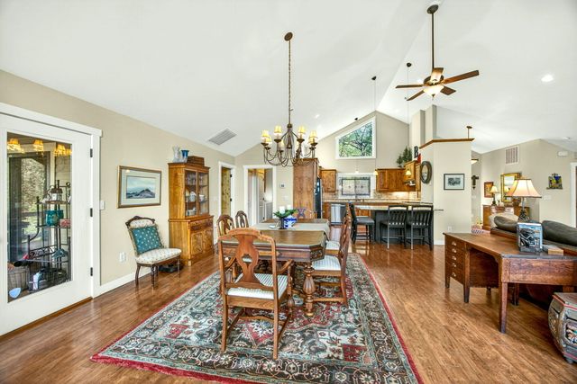 565 Greens Creek Road, Grants Pass, OR 97527