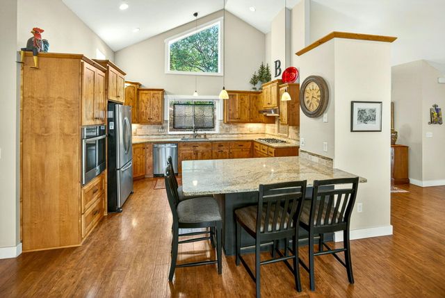 565 Greens Creek Road, Grants Pass, OR 97527