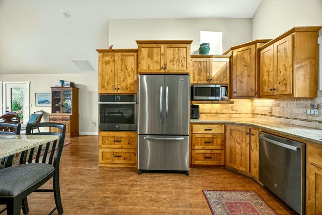 565 Greens Creek Road, Grants Pass, OR 97527