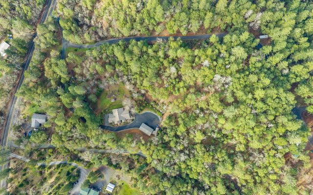 565 Greens Creek Road, Grants Pass, OR 97527