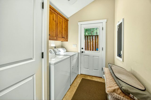 565 Greens Creek Road, Grants Pass, OR 97527