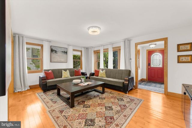 118 CORNWALL DR, Chalfont, PA 18914