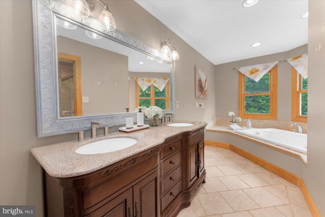 118 CORNWALL DR, Chalfont, PA 18914