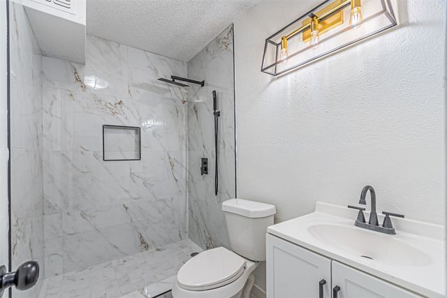 2008 Clubridge Drive, Carrollton, TX 75006
