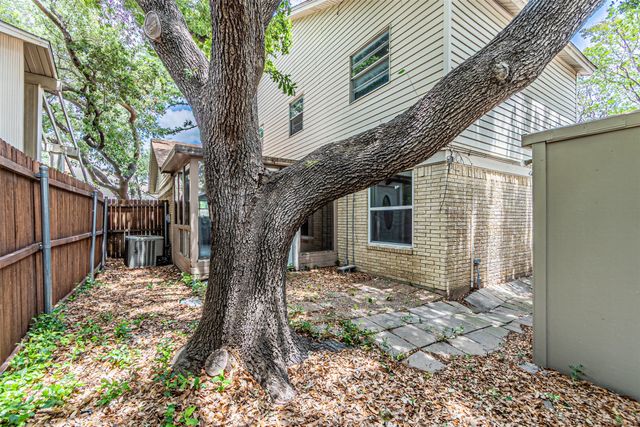 2008 Clubridge Drive, Carrollton, TX 75006