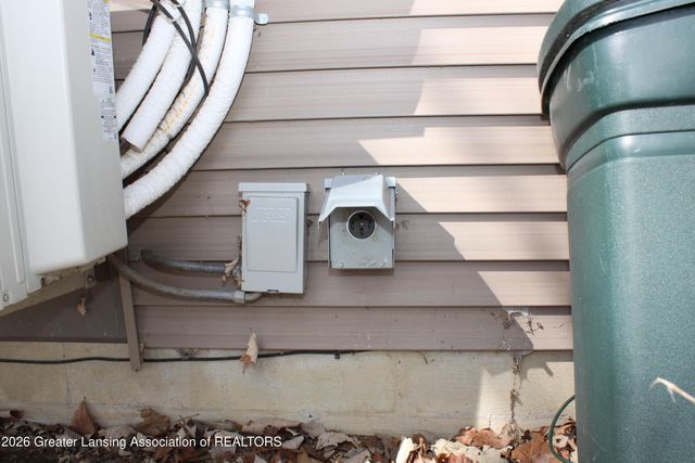 5800 N Williamston Road, Williamston, MI 48895