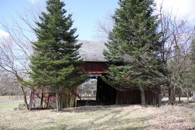 5800 N Williamston Road, Williamston, MI 48895