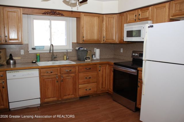 5800 N Williamston Road, Williamston, MI 48895