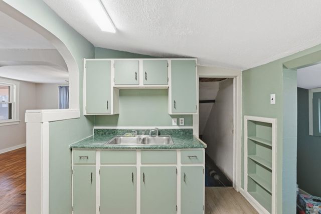 2918 W 10th St N, Wichita, KS 67203