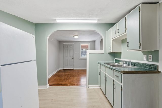 2918 W 10th St N, Wichita, KS 67203