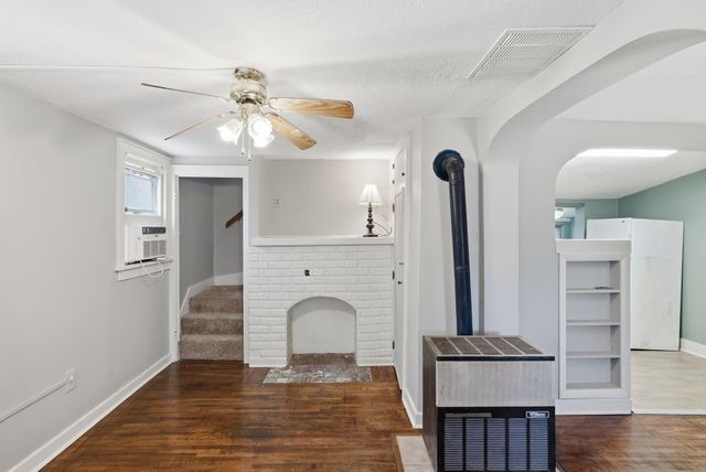 2918 W 10th St N, Wichita, KS 67203