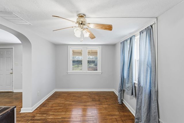 2918 W 10th St N, Wichita, KS 67203