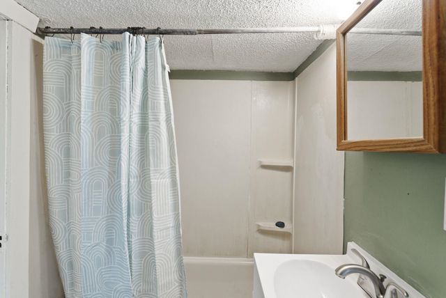 2918 W 10th St N, Wichita, KS 67203