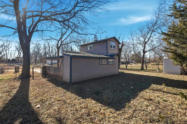 2918 W 10th St N, Wichita, KS 67203