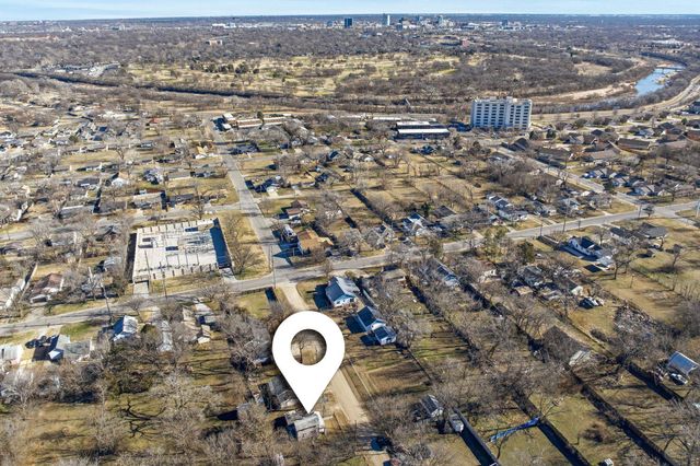 2918 W 10th St N, Wichita, KS 67203