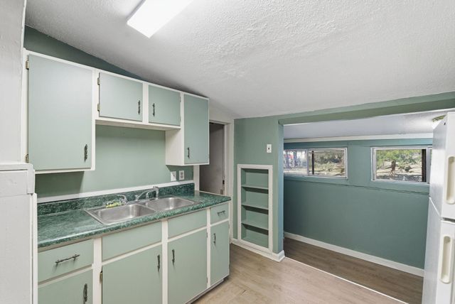 2918 W 10th St N, Wichita, KS 67203