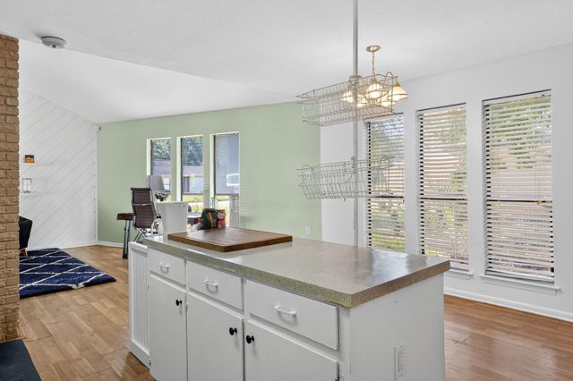 2210 Link Avenue, Orange, TX 77630