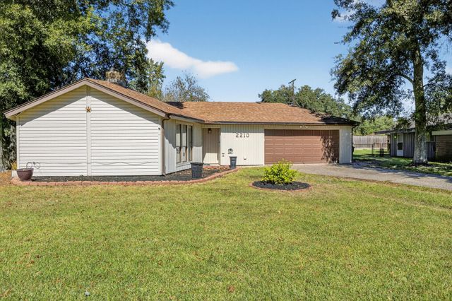 2210 Link Avenue, Orange, TX 77630