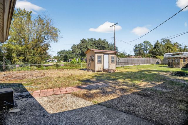 2210 Link Avenue, Orange, TX 77630