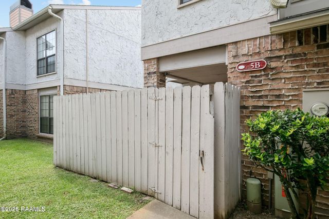 1304 E Bayou Parkway 5b, Lafayette, LA 70508