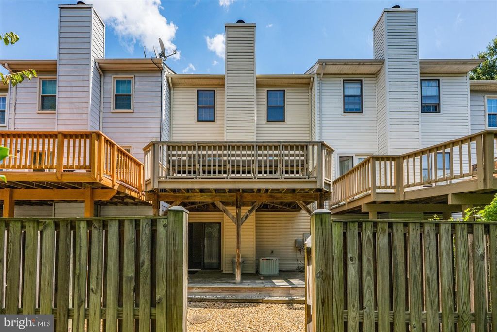 128 DEER PARK WAY, Gaithersburg, MD 20877