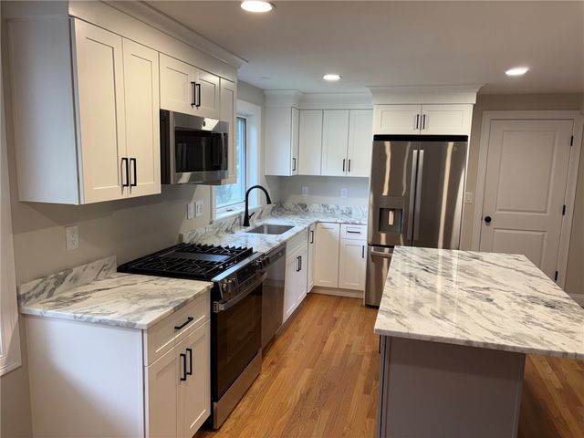 76 Beverly Road, East Providence, RI 02915