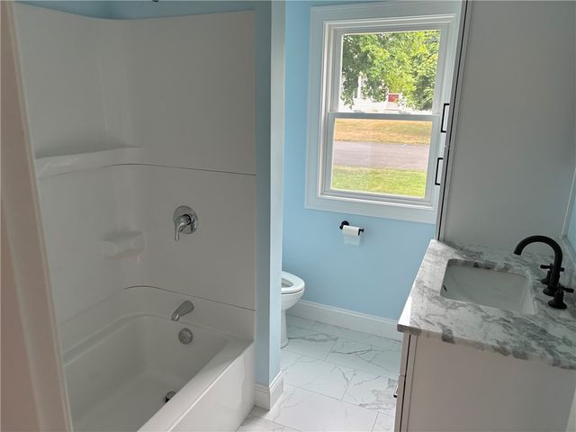 76 Beverly Road, East Providence, RI 02915