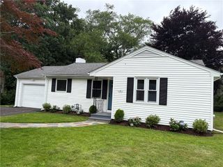 76 Beverly Road, East Providence, RI 02915