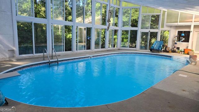 2742 SW Cliffview Drive SW, Lilburn, GA 30047